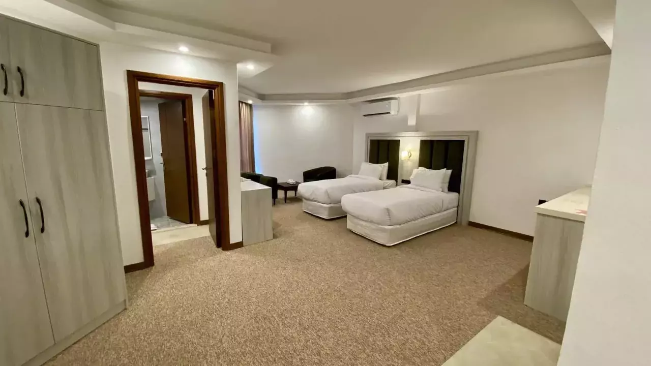 Alibaba https://cdn.alibaba.ir/ostorage/hotel-accommodation-images/6975bd1546ae9d8e6fb49bc6_سوئیت جونیور ۴ نفره.webp